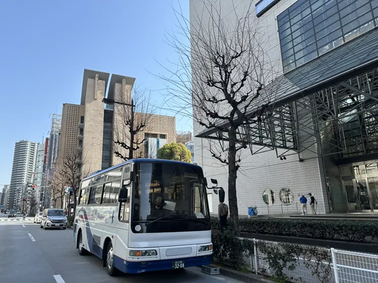 池袋駅西口芸術劇場セブンイレブン前